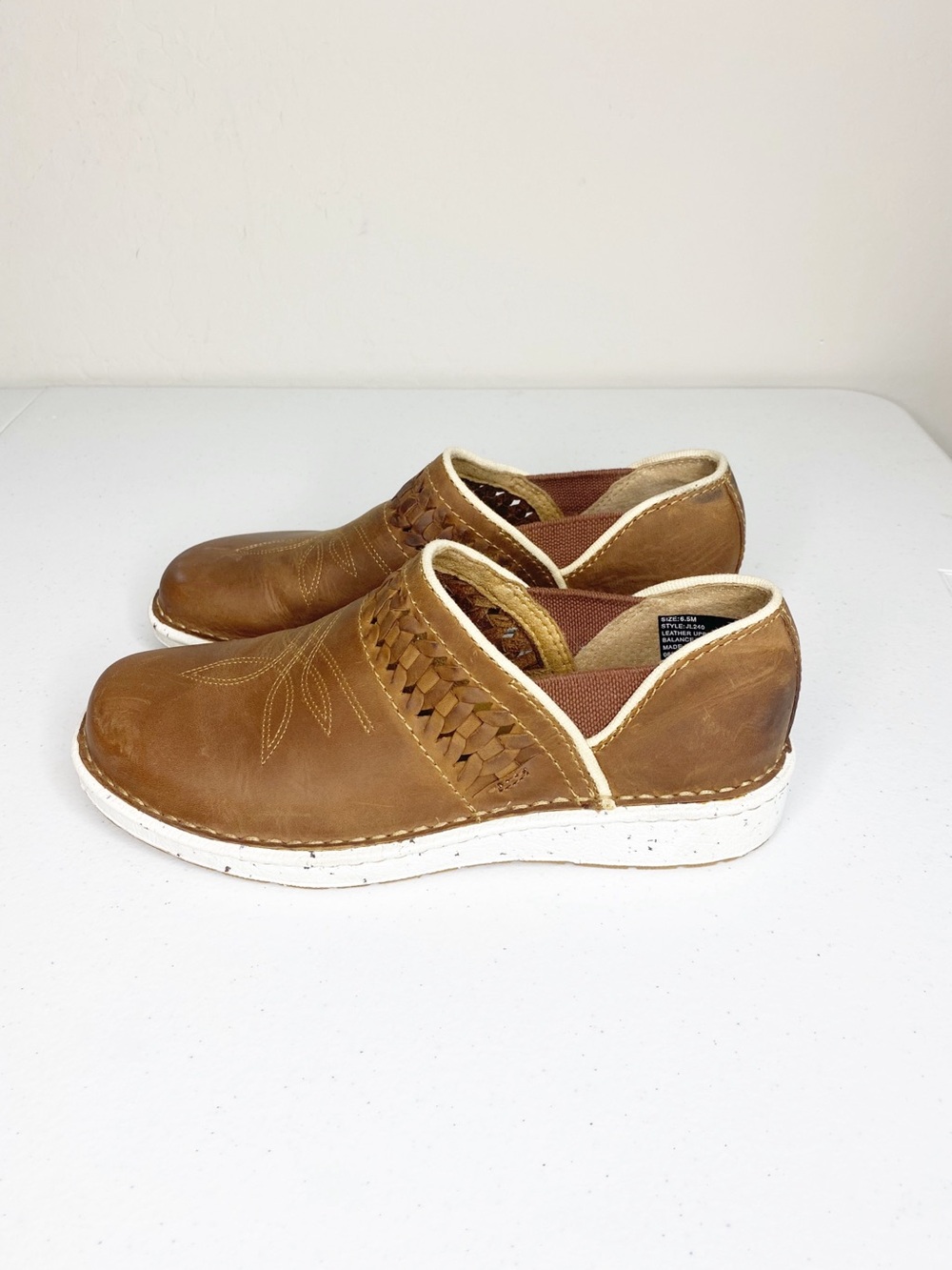 Justin Boots Poly Embroidered Slip On Flat Walnut Brown Leather Size 6.5